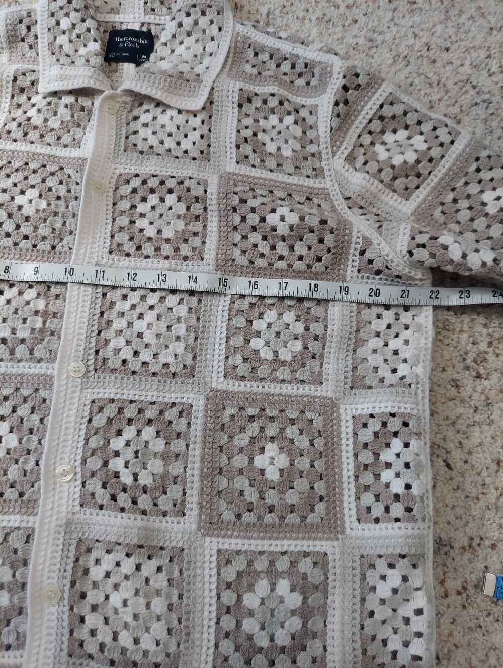Abercrombie & Fitch Crochet Granny Square Knit Beige Camp Collar Shirt Men M - Picture 6 of 7